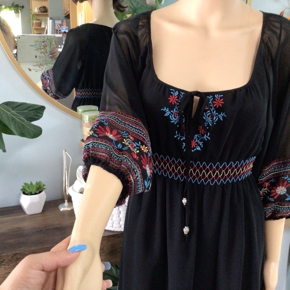 Flying tomato Black Embroidered Bell Sleeves Peasant Dress Size Medium - Picture 8 of 9